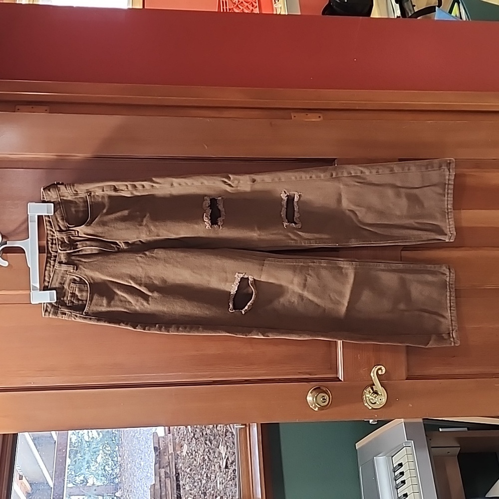 Like new distressed jeans